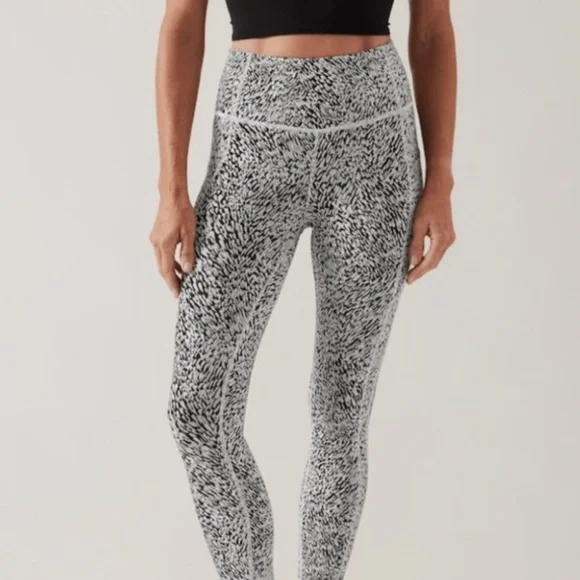 Athleta Ultimate Stash Textured 7/8 tight - Picture 1 of 8